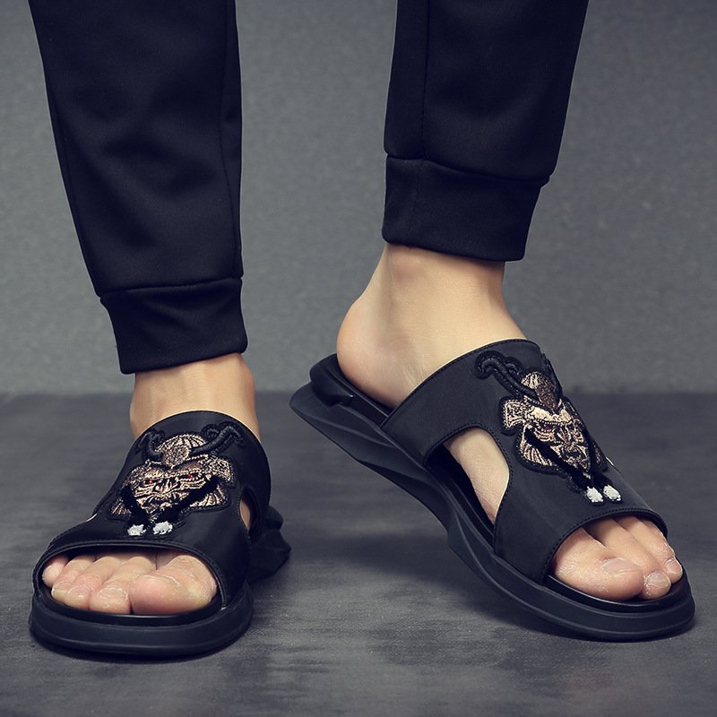 Spot trend 2021 summer men's embroidered cloth surface beach men's sandals open toe men's shoes wholesale Spot trend 2021 summer men's embroidered cloth surface beach men's sandals open toe men's shoes wholesale